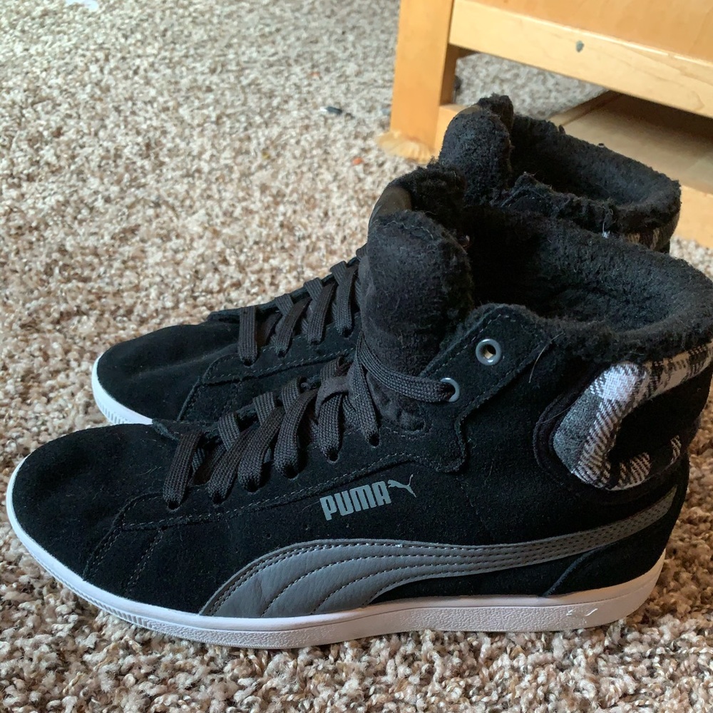 Puma women’s high tops size 7.5 (EU 38)
